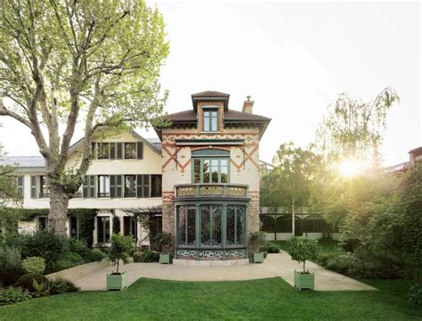 benoit louis vuitton husband|louis vuitton family home.